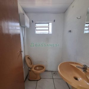 Loja com 300m², no bairro Sagrada Família em Caxias do Sul para Alugar