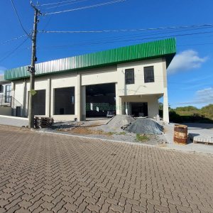 Pavilhão com 650m², 6 vagas, no bairro Jardim das Hortências em Caxias do Sul para Alugar