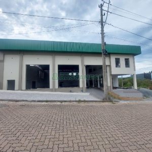 Pavilhão com 650m², 6 vagas, no bairro Jardim das Hortências em Caxias do Sul para Alugar