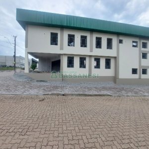 Pavilhão com 650m², 6 vagas, no bairro Jardim das Hortências em Caxias do Sul para Alugar
