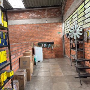 Pavilhão com 430m², no bairro Interlagos em Caxias do Sul para Alugar