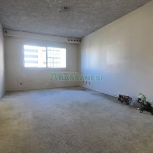 Apartamento com 150m², 4 dormitórios, 1 vaga, no bairro Centro em Caxias do Sul para Comprar