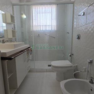 Apartamento com 150m², 4 dormitórios, 1 vaga, no bairro Centro em Caxias do Sul para Comprar
