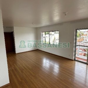 Apartamento com 190m², 3 dormitórios, 2 vagas, no bairro Cruzeiro em Caxias do Sul para Alugar