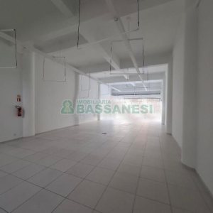 Loja com 130m², no bairro São Pelegrino em Caxias do Sul para Alugar