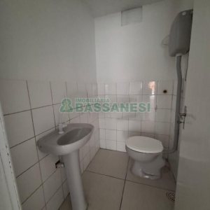 Loja com 130m², no bairro São Pelegrino em Caxias do Sul para Alugar