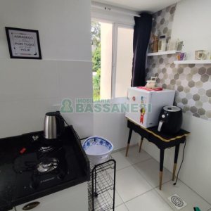Apartamento com 48m², 2 dormitórios, 1 vaga, no bairro Vinhedos em Caxias do Sul para Alugar ou Comprar