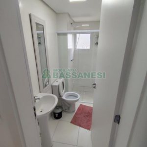 Apartamento com 48m², 2 dormitórios, 1 vaga, no bairro Vinhedos em Caxias do Sul para Alugar ou Comprar