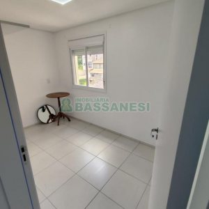 Apartamento com 48m², 2 dormitórios, 1 vaga, no bairro Vinhedos em Caxias do Sul para Alugar ou Comprar