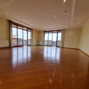 Apartamento com 307m², 4 dormitórios, 3 vagas, no bairro Cristo Redentor em Caxias do Sul para Alugar
