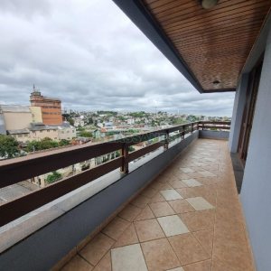 Apartamento com 307m², 4 dormitórios, 3 vagas, no bairro Cristo Redentor em Caxias do Sul para Alugar
