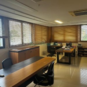 Sala Mobiliada com 160m², 5 vagas, no bairro Exposição em Caxias do Sul para Alugar