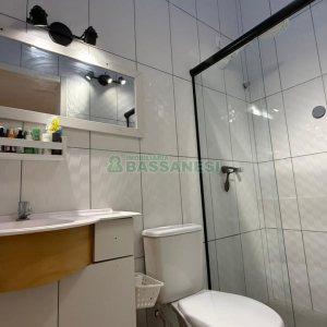 Sobrado com 70m², 2 dormitórios, 1 vaga, no bairro Vinhedos em Caxias do Sul para Comprar