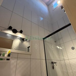 Sobrado com 70m², 2 dormitórios, 1 vaga, no bairro Vinhedos em Caxias do Sul para Comprar