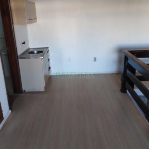 Casa com 176m², 2 dormitórios, 2 vagas, no bairro São José em Caxias do Sul para Comprar