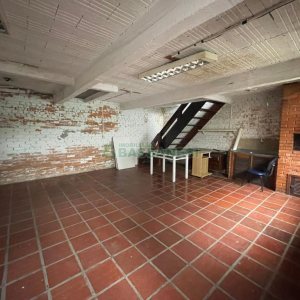 Casa com 176m², 2 dormitórios, 2 vagas, no bairro São José em Caxias do Sul para Comprar