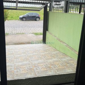 Sobrado com 75m², 2 dormitórios, 1 vaga, no bairro Desvio Rizzo em Caxias do Sul para Comprar