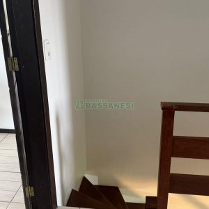 Sobrado com 75m², 2 dormitórios, 1 vaga, no bairro Desvio Rizzo em Caxias do Sul para Comprar