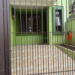 Sobrado com 75m², 2 dormitórios, 1 vaga, no bairro Desvio Rizzo em Caxias do Sul para Comprar