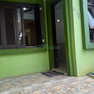 Sobrado com 75m², 2 dormitórios, 1 vaga, no bairro Desvio Rizzo em Caxias do Sul para Comprar