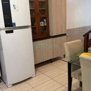 Sobrado com 75m², 2 dormitórios, 1 vaga, no bairro Desvio Rizzo em Caxias do Sul para Comprar