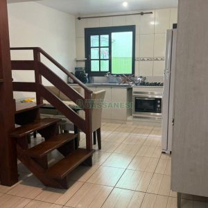 Sobrado com 75m², 2 dormitórios, 1 vaga, no bairro Desvio Rizzo em Caxias do Sul para Comprar