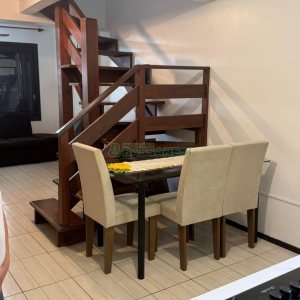 Sobrado com 75m², 2 dormitórios, 1 vaga, no bairro Desvio Rizzo em Caxias do Sul para Comprar