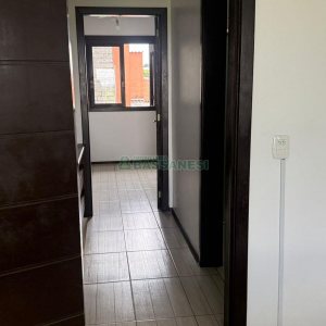 Sobrado com 75m², 2 dormitórios, 1 vaga, no bairro Desvio Rizzo em Caxias do Sul para Comprar