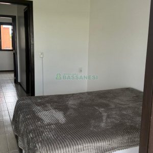 Sobrado com 75m², 2 dormitórios, 1 vaga, no bairro Desvio Rizzo em Caxias do Sul para Comprar