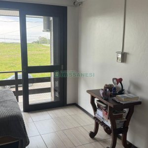 Sobrado com 75m², 2 dormitórios, 1 vaga, no bairro Desvio Rizzo em Caxias do Sul para Comprar