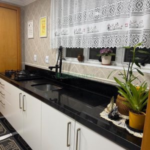 Apartamento com 75m², 2 dormitórios, 1 vaga, no bairro Universitário em Caxias do Sul para Alugar