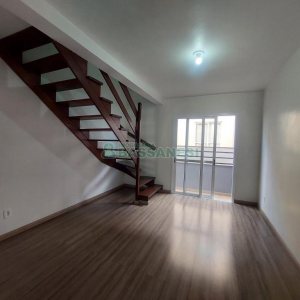 Sobrado com 90m², 2 dormitórios, 1 vaga, no bairro São Luiz em Caxias do Sul para Comprar