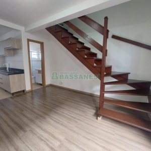 Sobrado com 90m², 2 dormitórios, 1 vaga, no bairro São Luiz em Caxias do Sul para Comprar