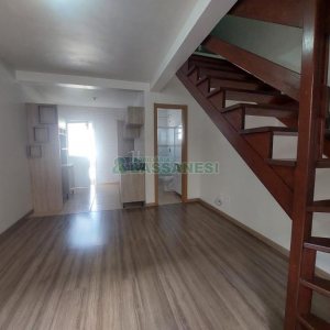 Sobrado com 90m², 2 dormitórios, 1 vaga, no bairro São Luiz em Caxias do Sul para Comprar