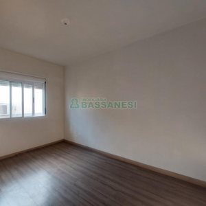 Sobrado com 90m², 2 dormitórios, 1 vaga, no bairro São Luiz em Caxias do Sul para Comprar