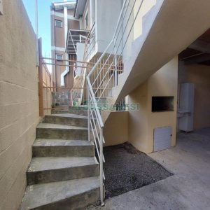 Sobrado com 90m², 2 dormitórios, 1 vaga, no bairro São Luiz em Caxias do Sul para Comprar