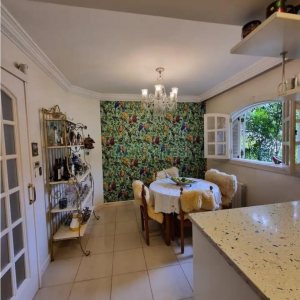 Casa Mobiliada com 320m², 3 dormitórios, 3 vagas, no bairro Vinhedos em Caxias do Sul para Alugar