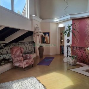 Casa Mobiliada com 320m², 3 dormitórios, 3 vagas, no bairro Vinhedos em Caxias do Sul para Alugar