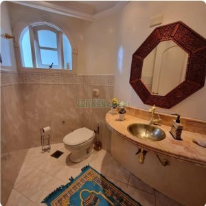 Casa Mobiliada com 320m², 3 dormitórios, 3 vagas, no bairro Vinhedos em Caxias do Sul para Alugar