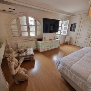 Casa Mobiliada com 320m², 3 dormitórios, 3 vagas, no bairro Vinhedos em Caxias do Sul para Alugar