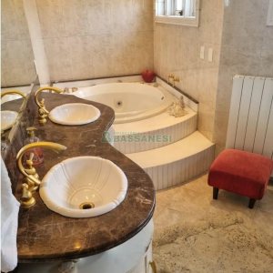 Casa Mobiliada com 320m², 3 dormitórios, 3 vagas, no bairro Vinhedos em Caxias do Sul para Alugar