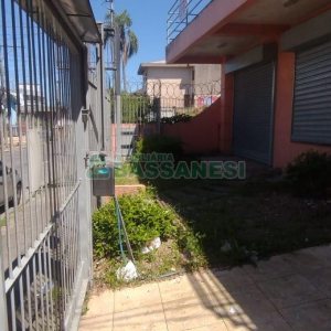Casa com 126m², 2 dormitórios, 2 vagas, no bairro Rio Branco em Caxias do Sul para Comprar