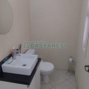 Casa com 126m², 2 dormitórios, 2 vagas, no bairro Rio Branco em Caxias do Sul para Comprar