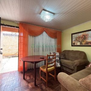 Casa Mobiliada com 140m², 3 dormitórios, 2 vagas, no bairro São Cristóvão em Caxias do Sul para Alugar