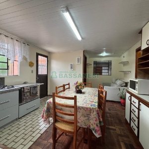 Casa Mobiliada com 140m², 3 dormitórios, 2 vagas, no bairro São Cristóvão em Caxias do Sul para Alugar