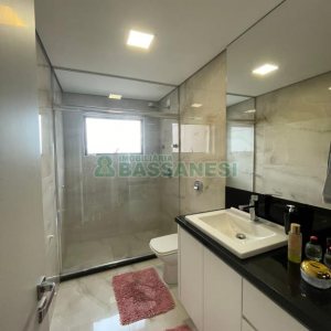 Apartamento com 132m², 3 dormitórios, 2 vagas, no bairro São Pelegrino em Caxias do Sul para Comprar