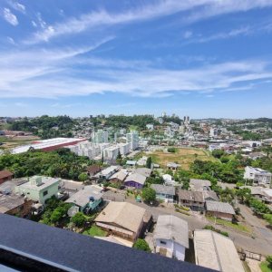 Apto Mobiliado com 67m², 2 dormitórios, 1 vaga, no bairro Panazzolo em Caxias do Sul para Alugar