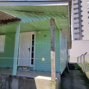 Casa com 100m², 4 dormitórios, 1 vaga, no bairro Nossa Senhora de Fátima em Caxias do Sul para Comprar