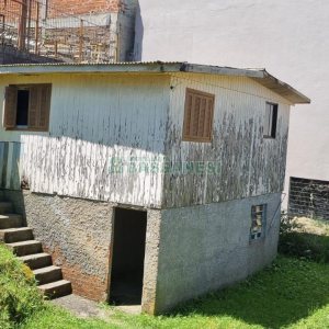 Casa com 100m², 4 dormitórios, 1 vaga, no bairro Nossa Senhora de Fátima em Caxias do Sul para Comprar