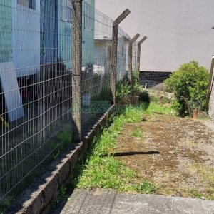 Casa com 100m², 4 dormitórios, 1 vaga, no bairro Nossa Senhora de Fátima em Caxias do Sul para Comprar
